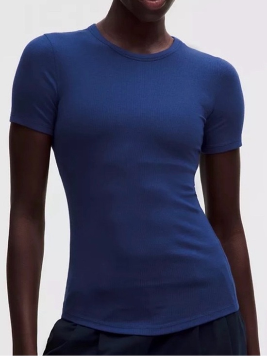 lululemon athletica Tops - Rare lululemon”Hawaiian” True Navy Short Sleeve Hold Tight shirt & free tote